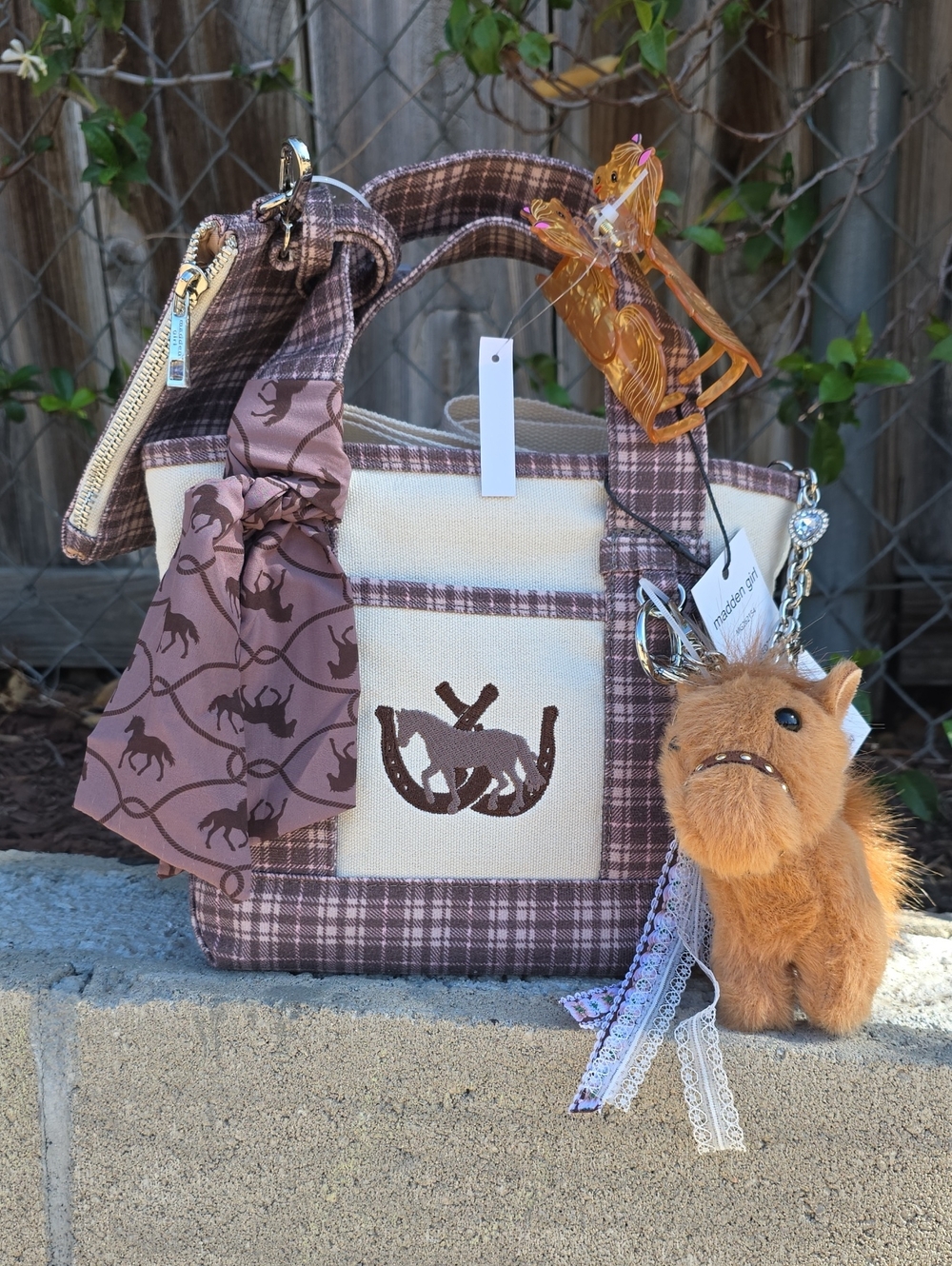 Viral Madden Girl Brown Plaid Horse Tote 🐗